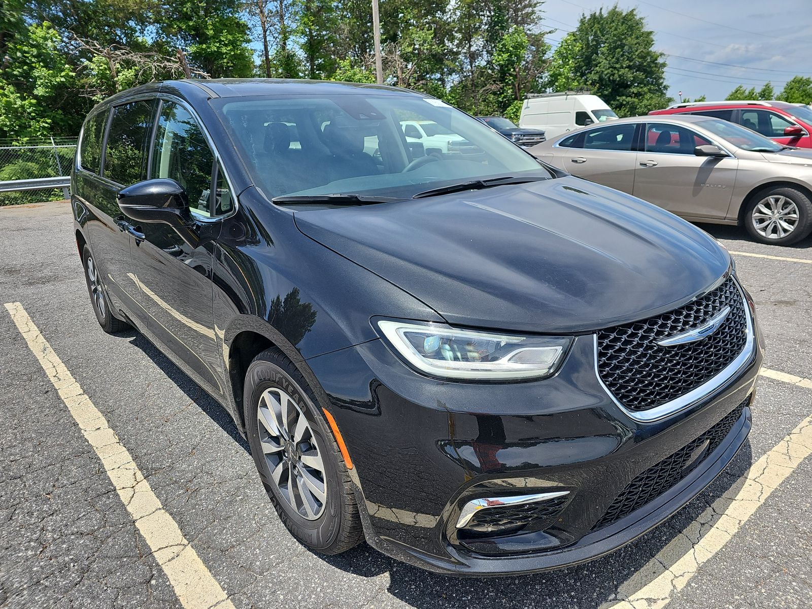 2024 Chrysler Pacifica Hybrid Select FWD