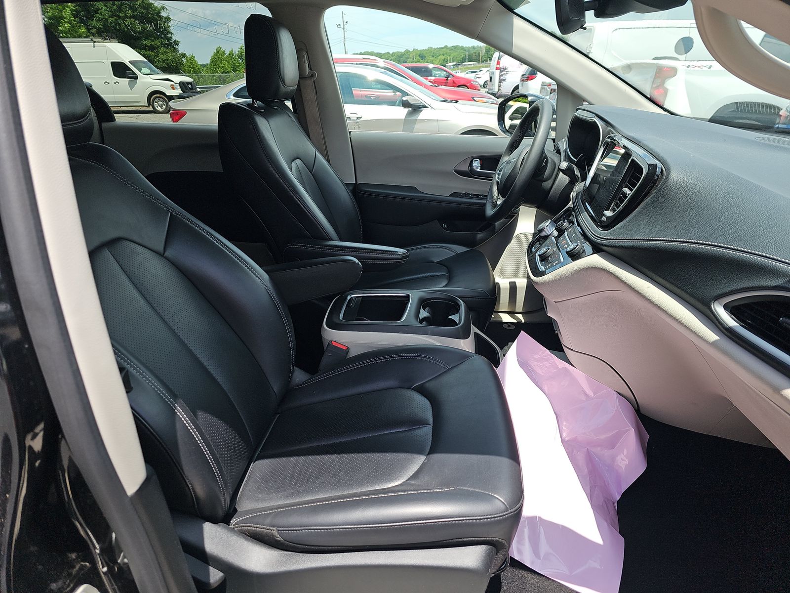 2024 Chrysler Pacifica Hybrid Select FWD