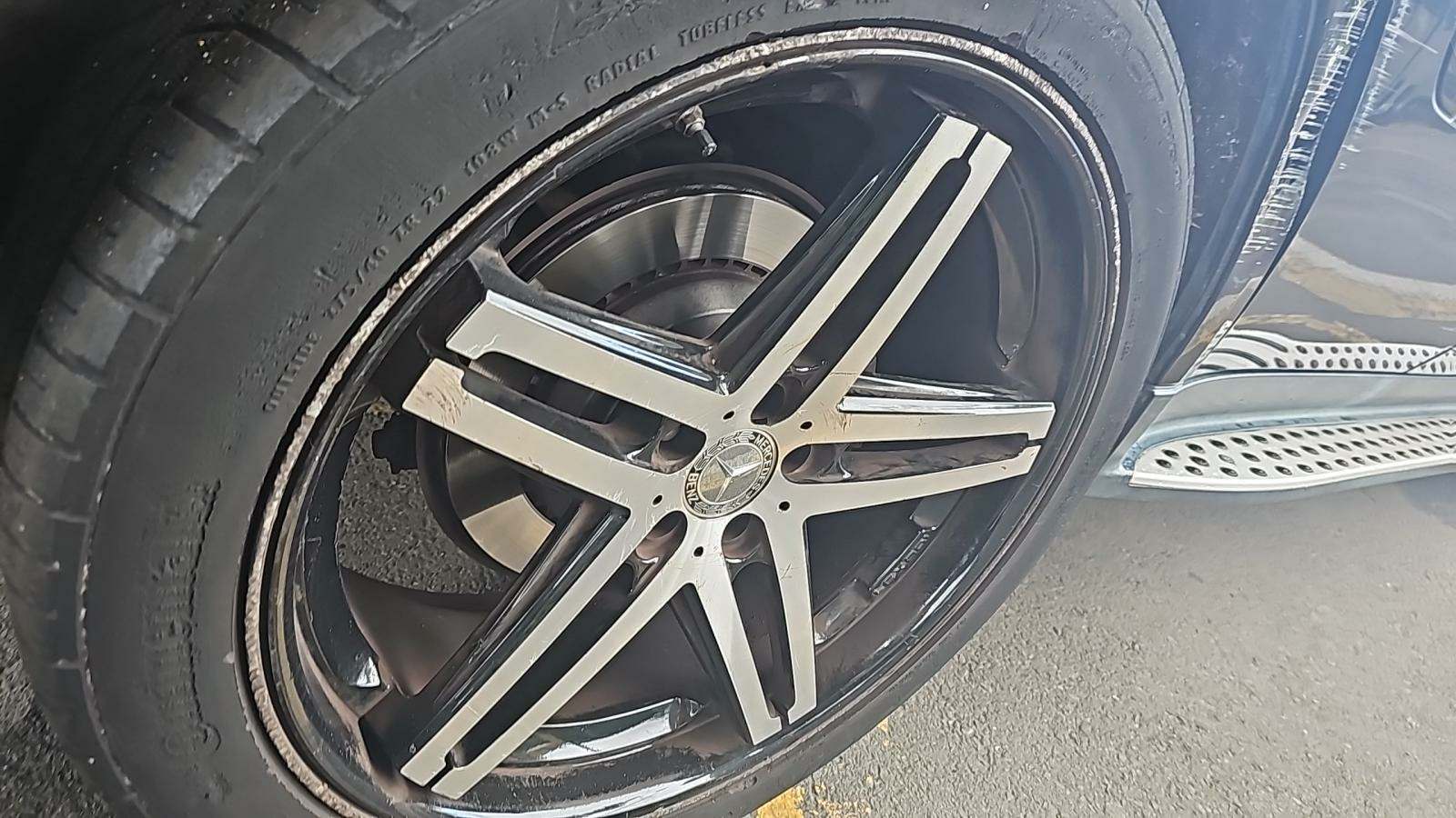 Mercedes-Benz ML 550 снимка Mercedes-Benz ML 550
