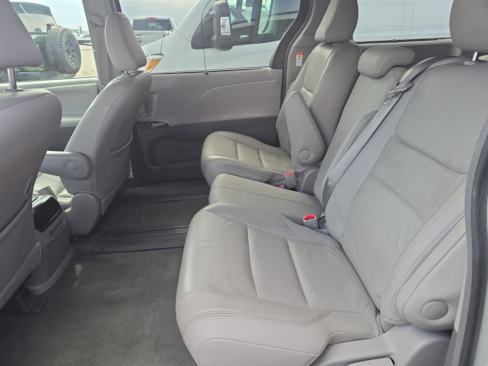 2017 Toyota Sienna XLE FWD