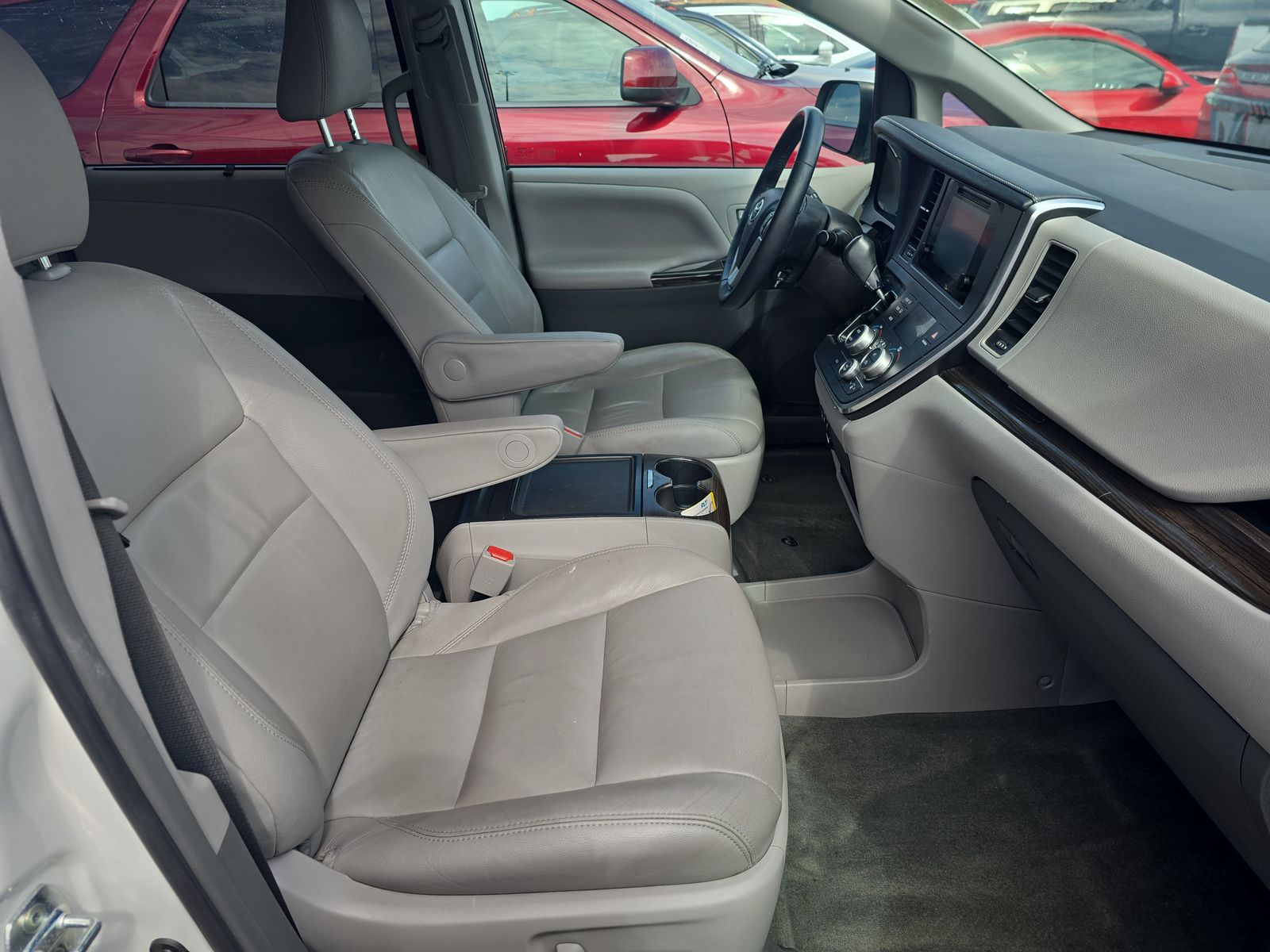 2017 Toyota Sienna XLE FWD