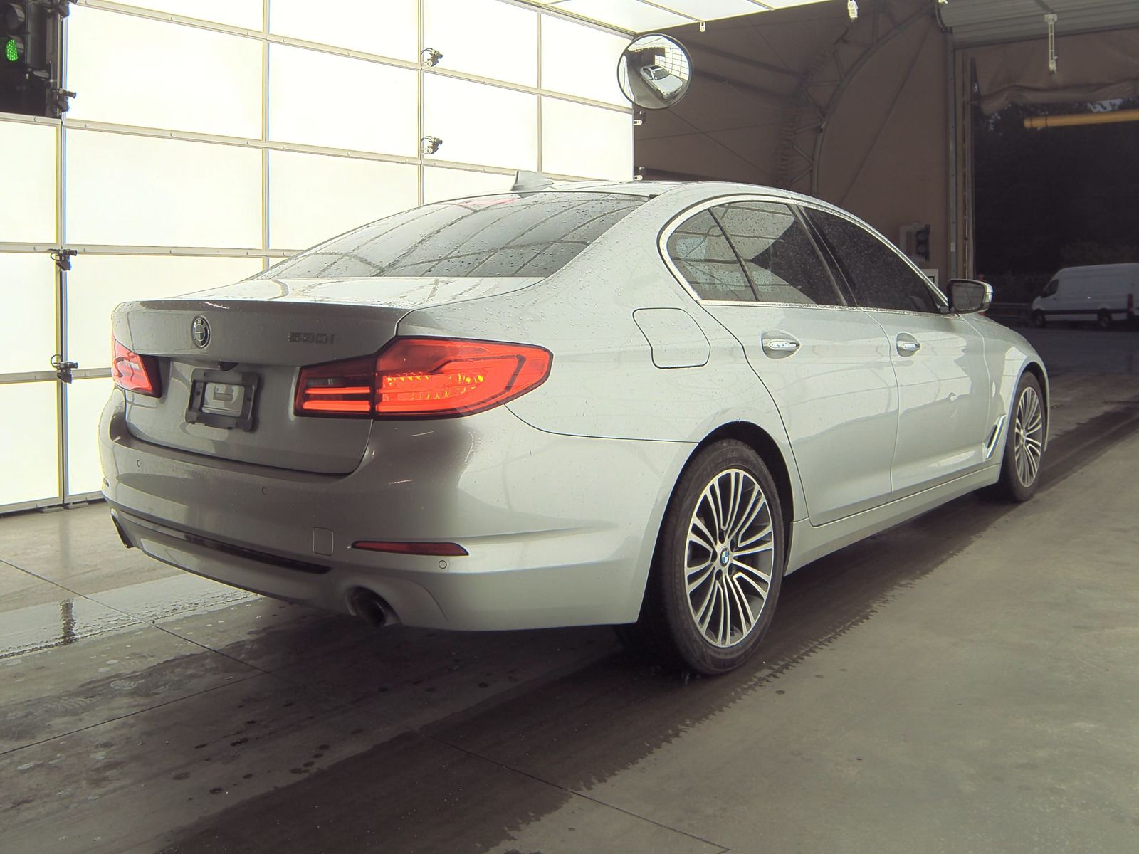 BMW 5 Series Sedan 530i SPORT LINE снимка BMW 5 Series Sedan 530i SPORT LINE