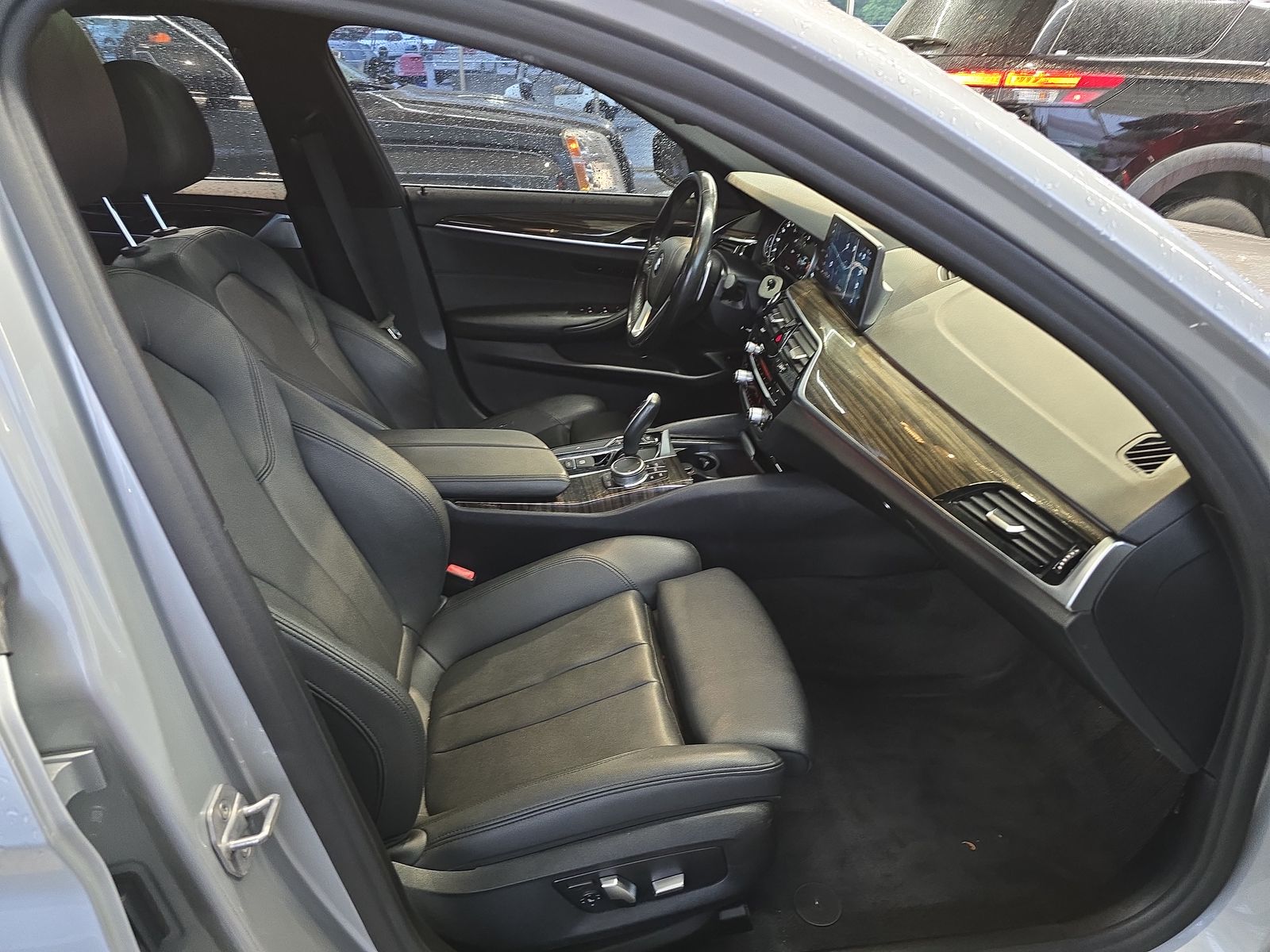 BMW 5 Series Sedan 530i SPORT LINE снимка BMW 5 Series Sedan 530i SPORT LINE