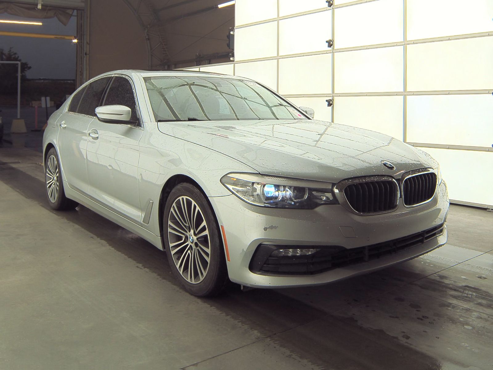 BMW 5 Series Sedan 530i SPORT LINE снимка BMW 5 Series Sedan 530i SPORT LINE