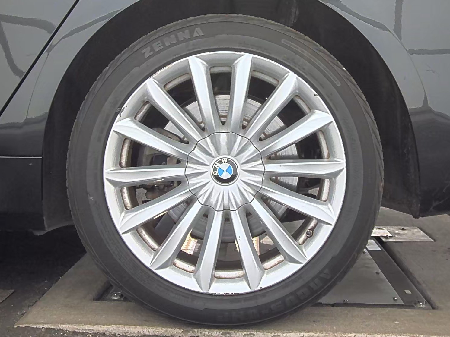 2022 BMW 7 Series 740i RWD