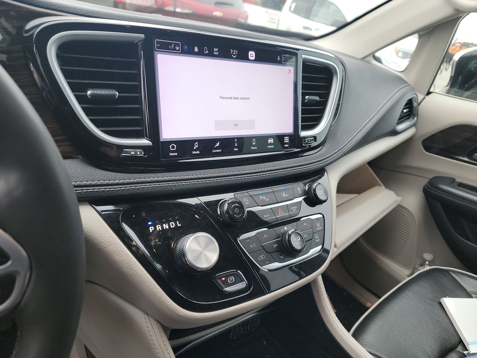 2023 Chrysler Pacifica Limited FWD