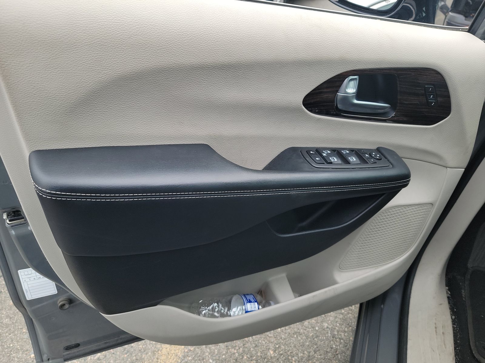 2023 Chrysler Pacifica Limited FWD