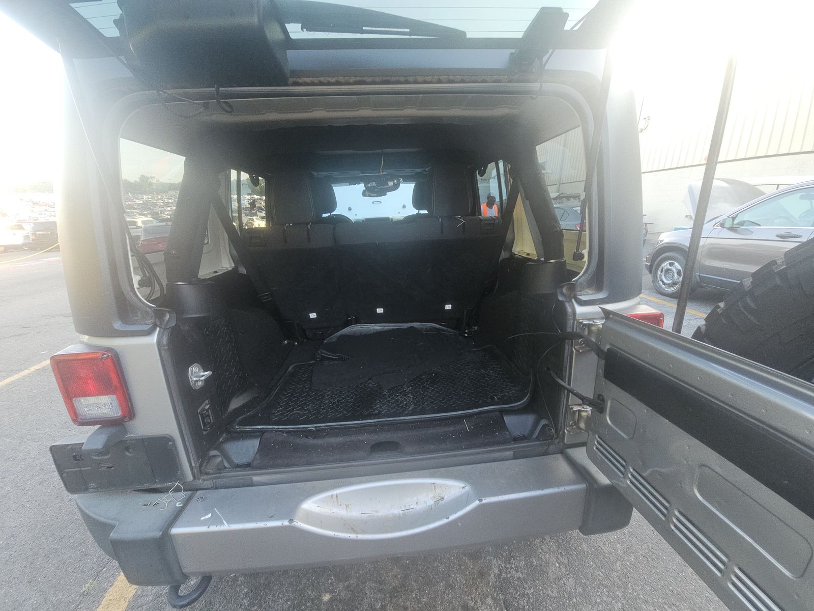 2018 Jeep Wrangler JK Unlimited Sahara AWD