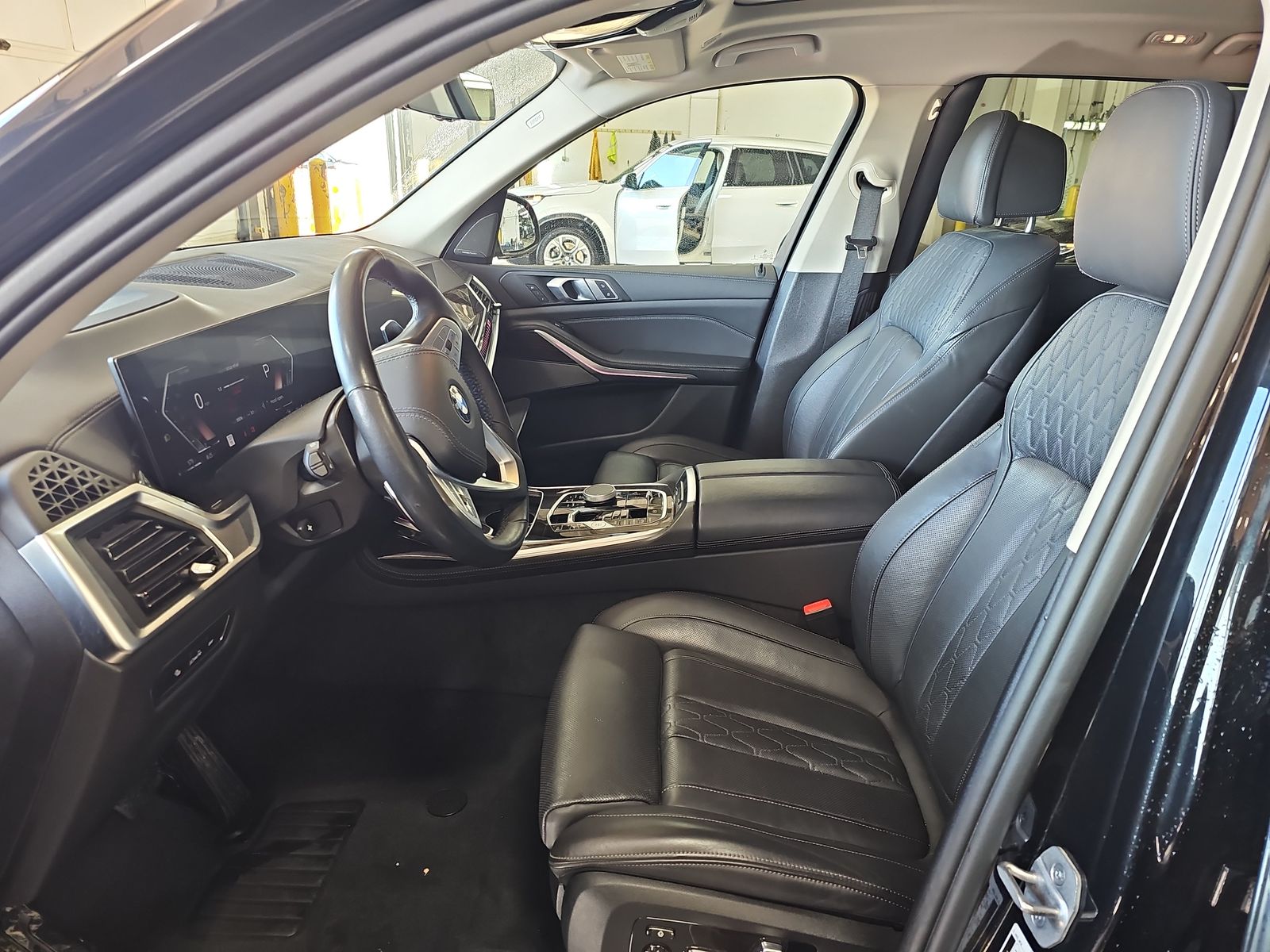 2024 BMW X7 xDrive40i AWD