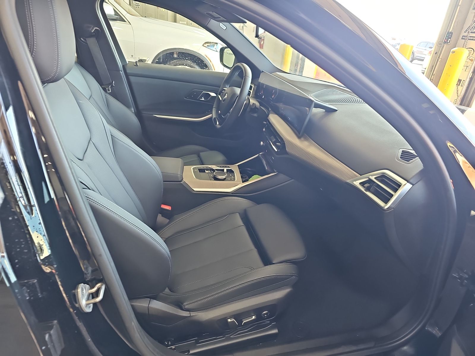 2025 BMW 3 Series 330i xDrive AWD