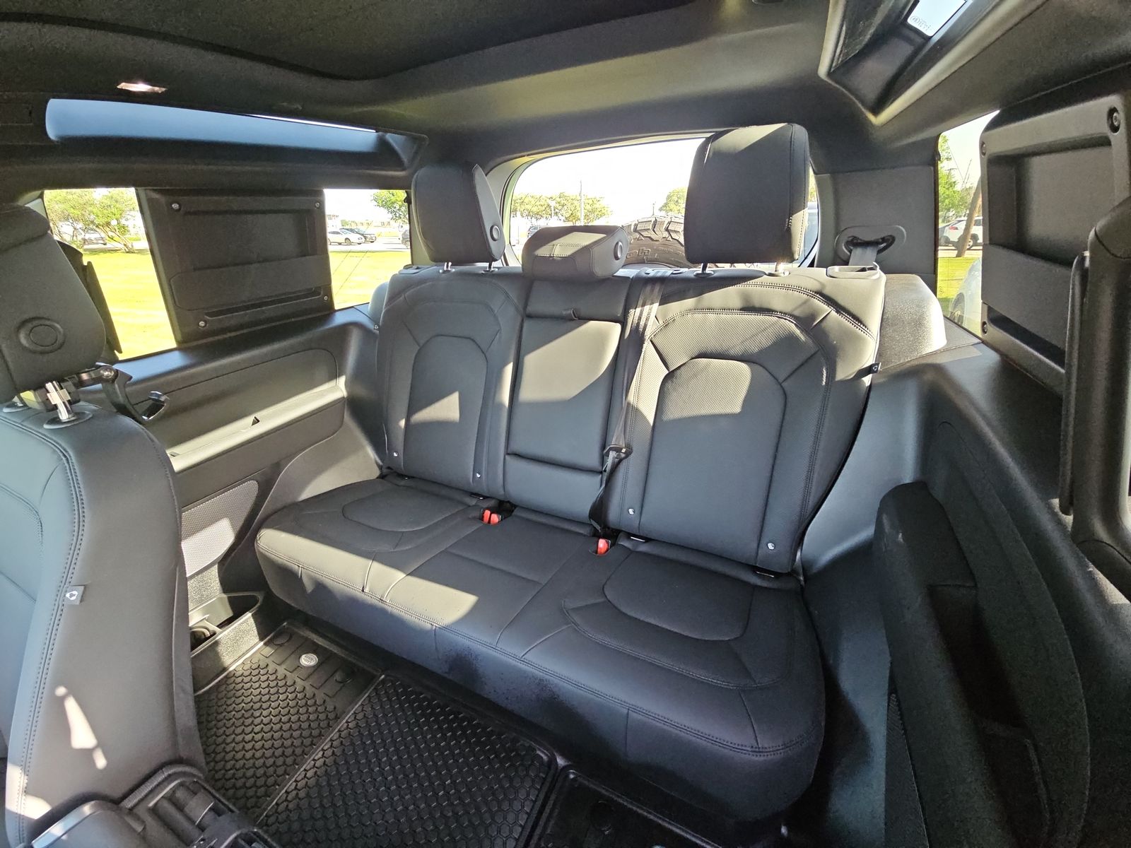 2023 Land Rover Defender 90 75th Limited Edition AWD