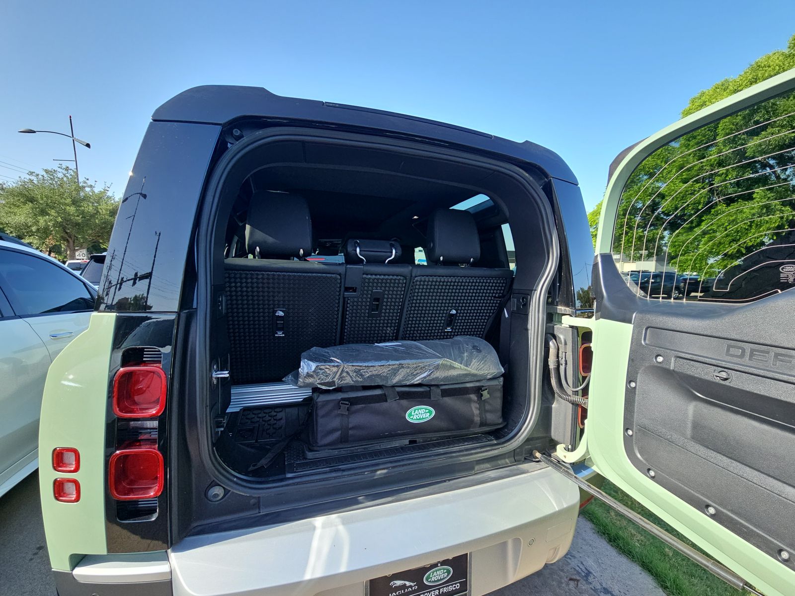 2023 Land Rover Defender 90 75th Limited Edition AWD