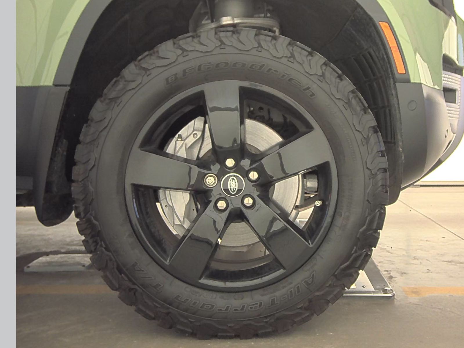 2023 Land Rover Defender 90 75th Limited Edition AWD