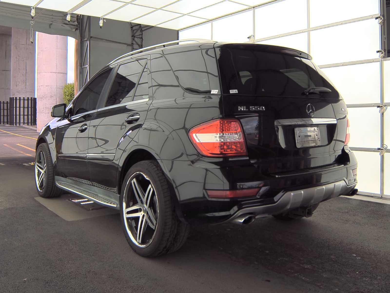 Mercedes-Benz ML 550 снимка Mercedes-Benz ML 550