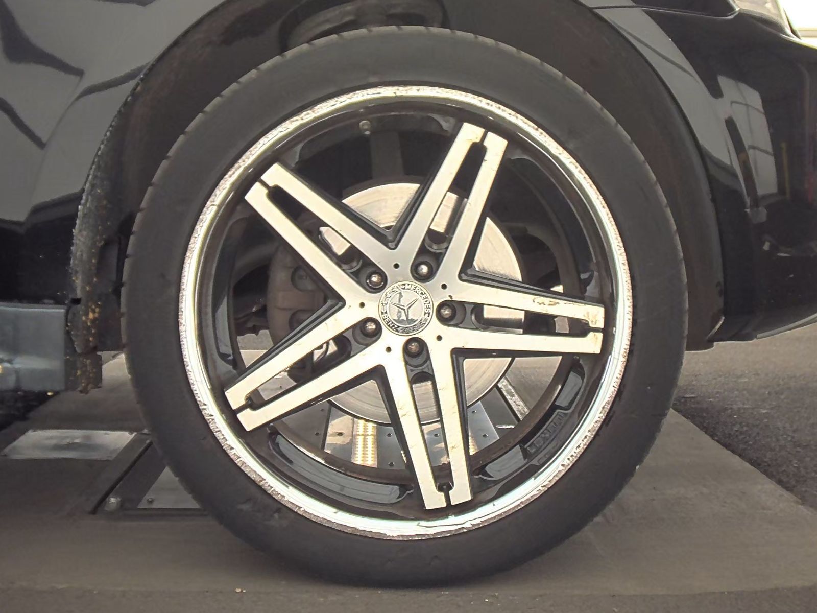 Mercedes-Benz ML 550 снимка Mercedes-Benz ML 550
