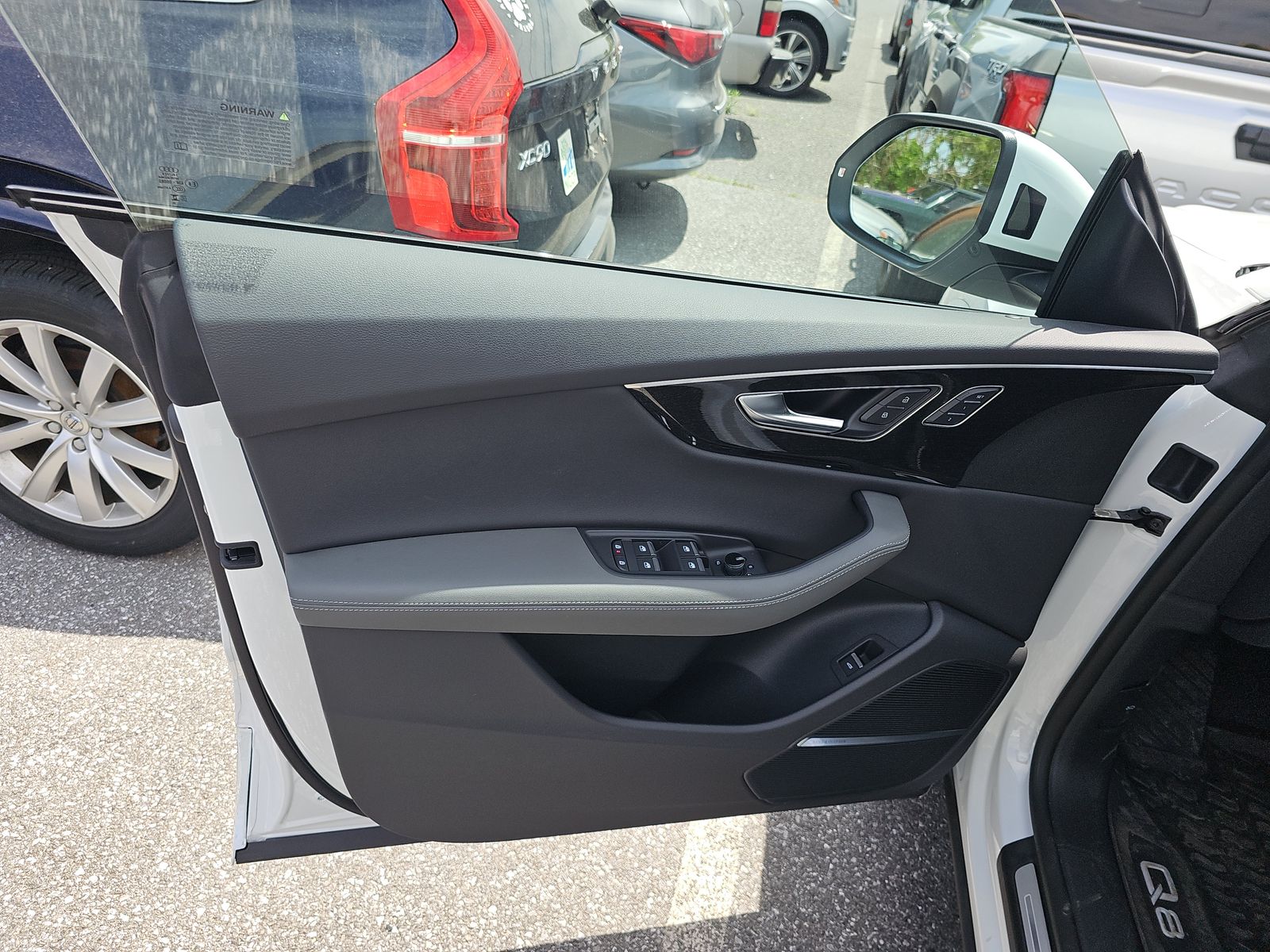 2025 Audi Q8 Premium Plus AWD