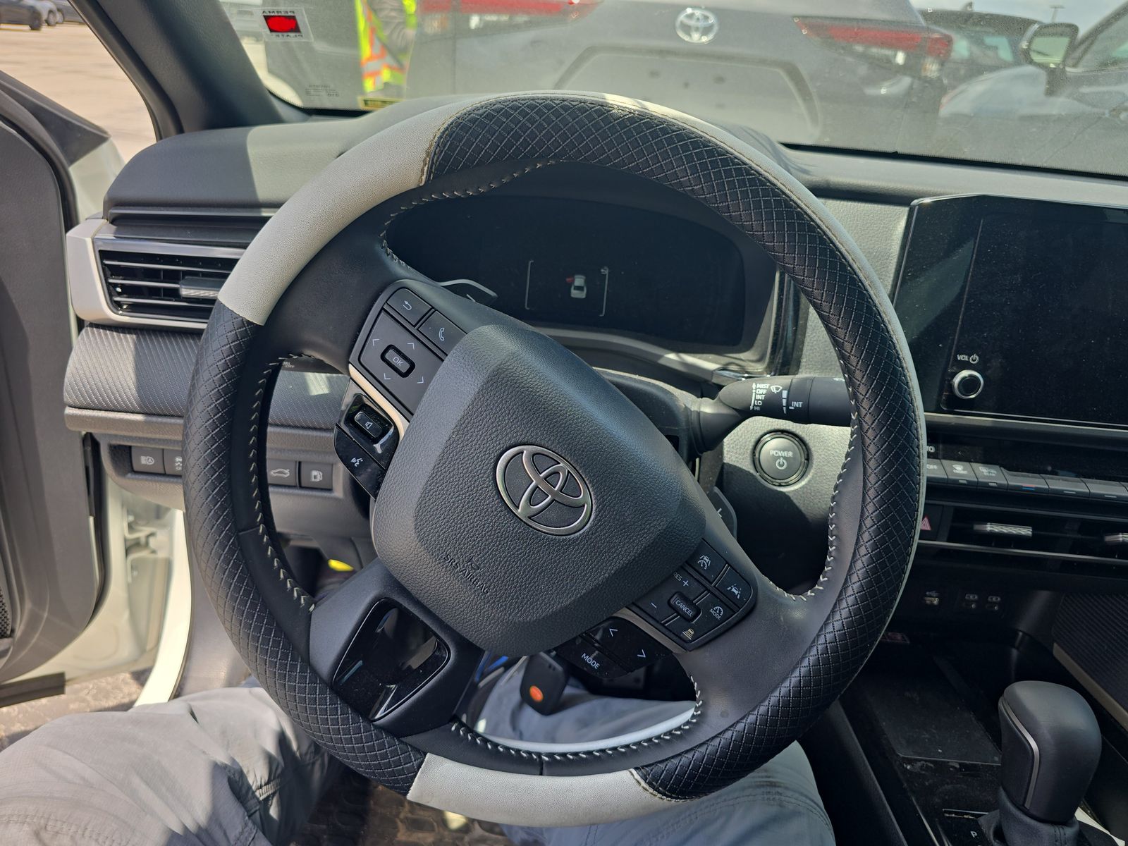2025 Toyota Camry SE FWD