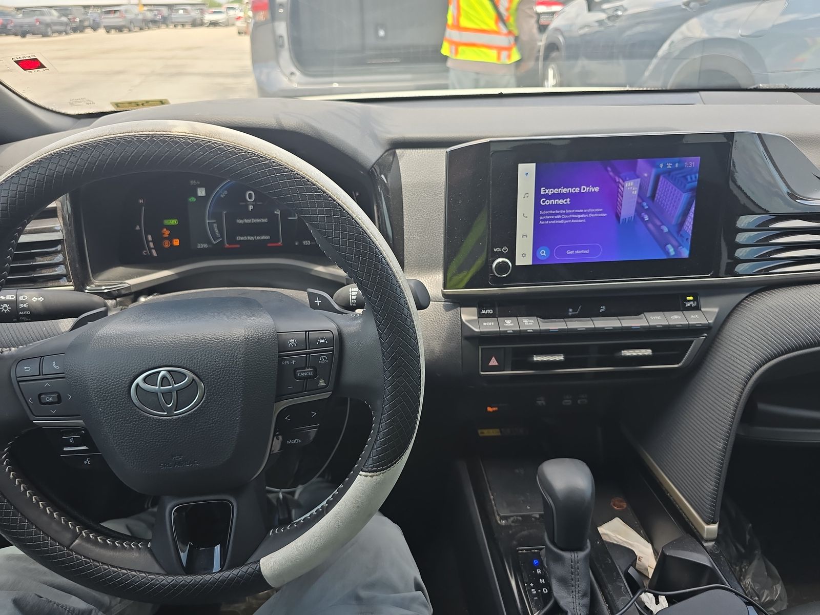 2025 Toyota Camry SE FWD