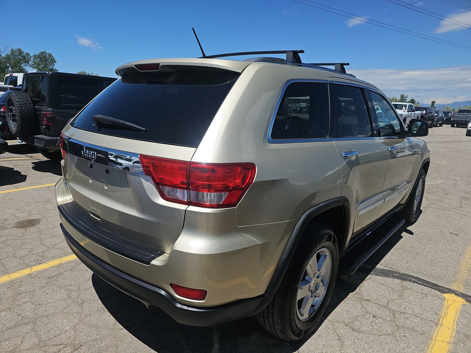 2011 Jeep Grand Cherokee Laredo AWD