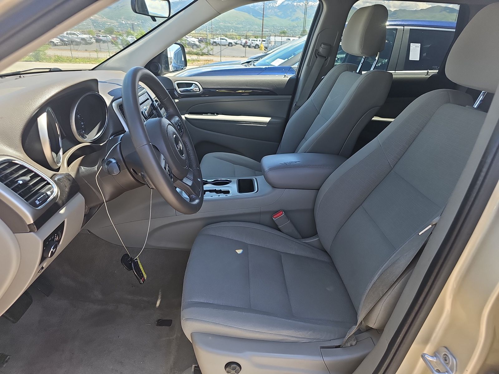 2011 Jeep Grand Cherokee Laredo AWD