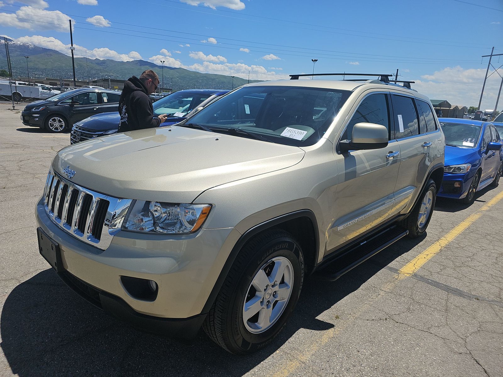 2011 Jeep Grand Cherokee Laredo AWD