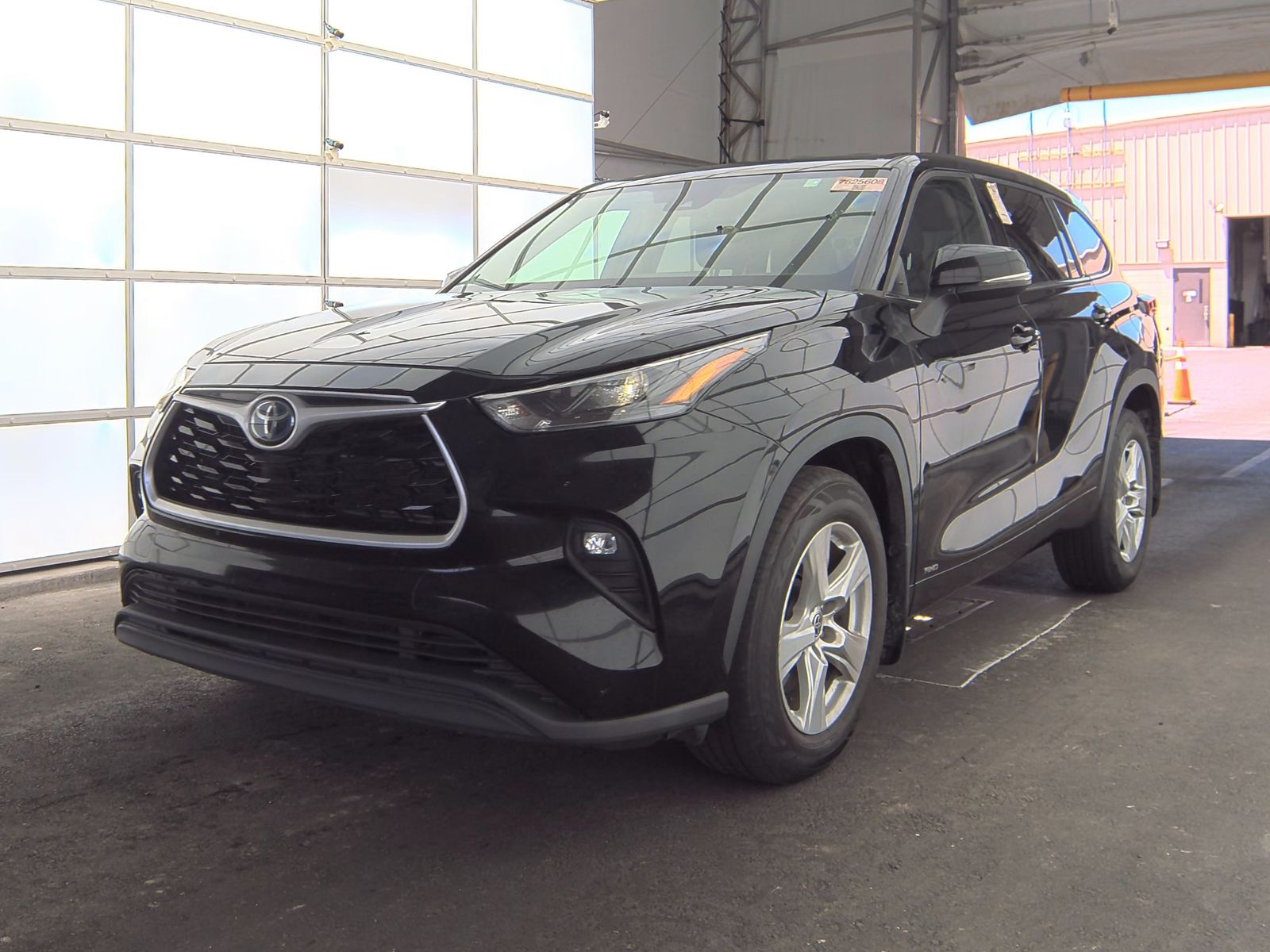 2022 Toyota Highlander Hybrid LE AWD