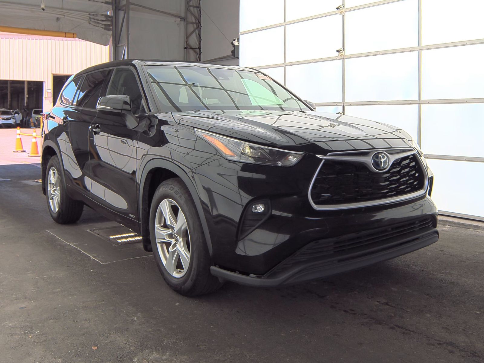 2022 Toyota Highlander Hybrid LE AWD