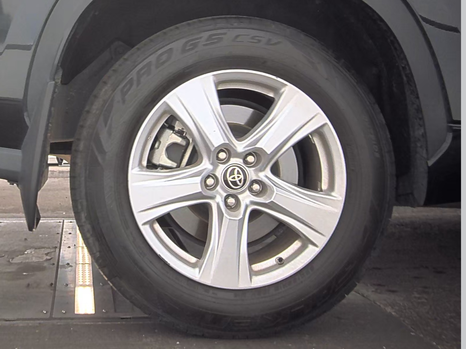 2022 Toyota Highlander Hybrid LE AWD