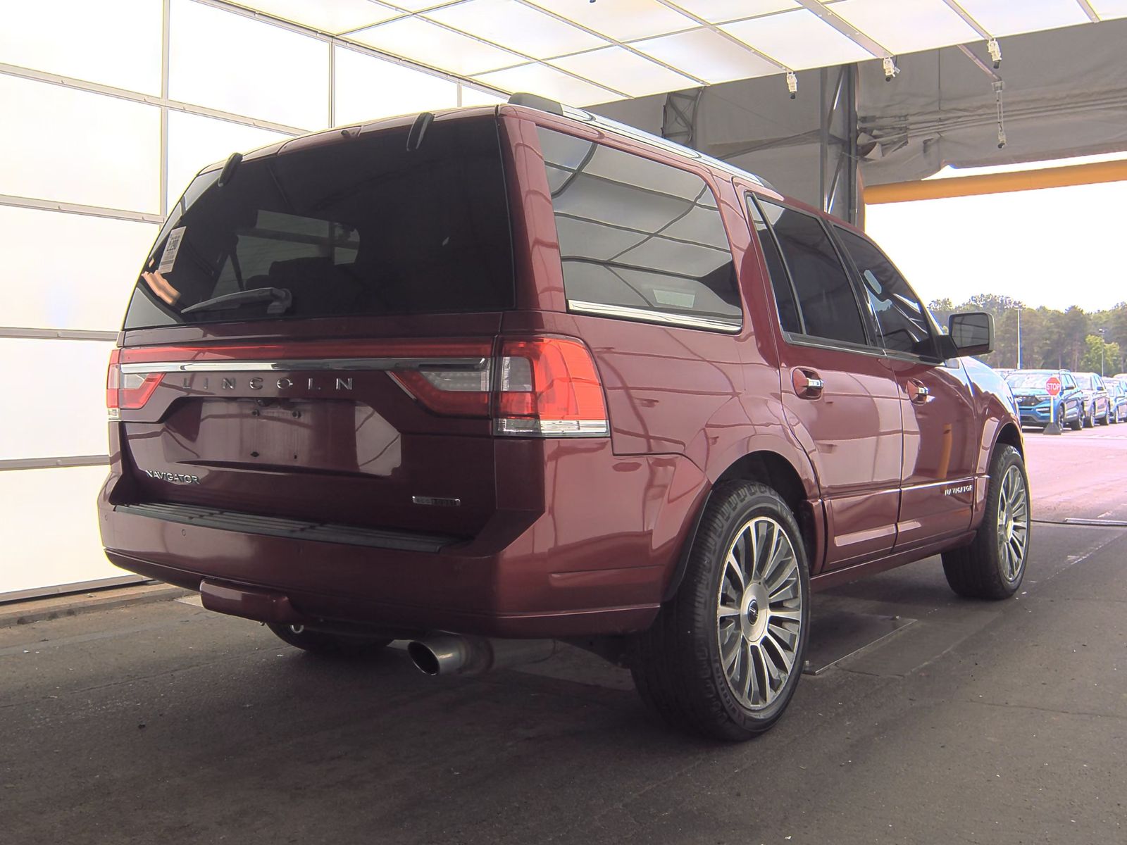 2015 Lincoln Navigator Base RWD
