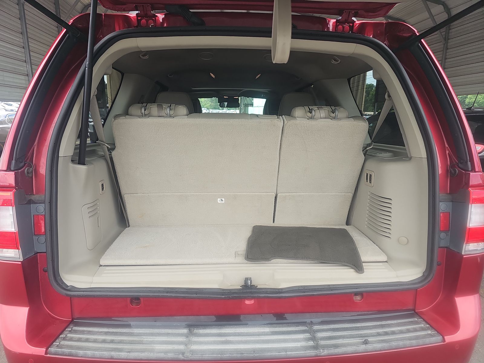 2015 Lincoln Navigator Base RWD