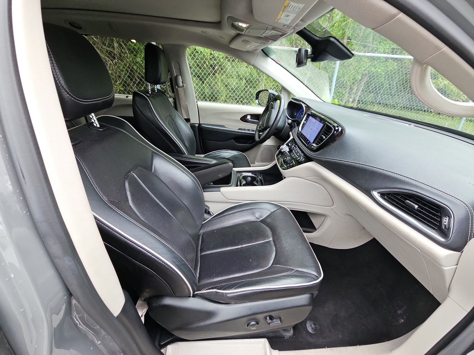 2023 Chrysler Pacifica Limited FWD