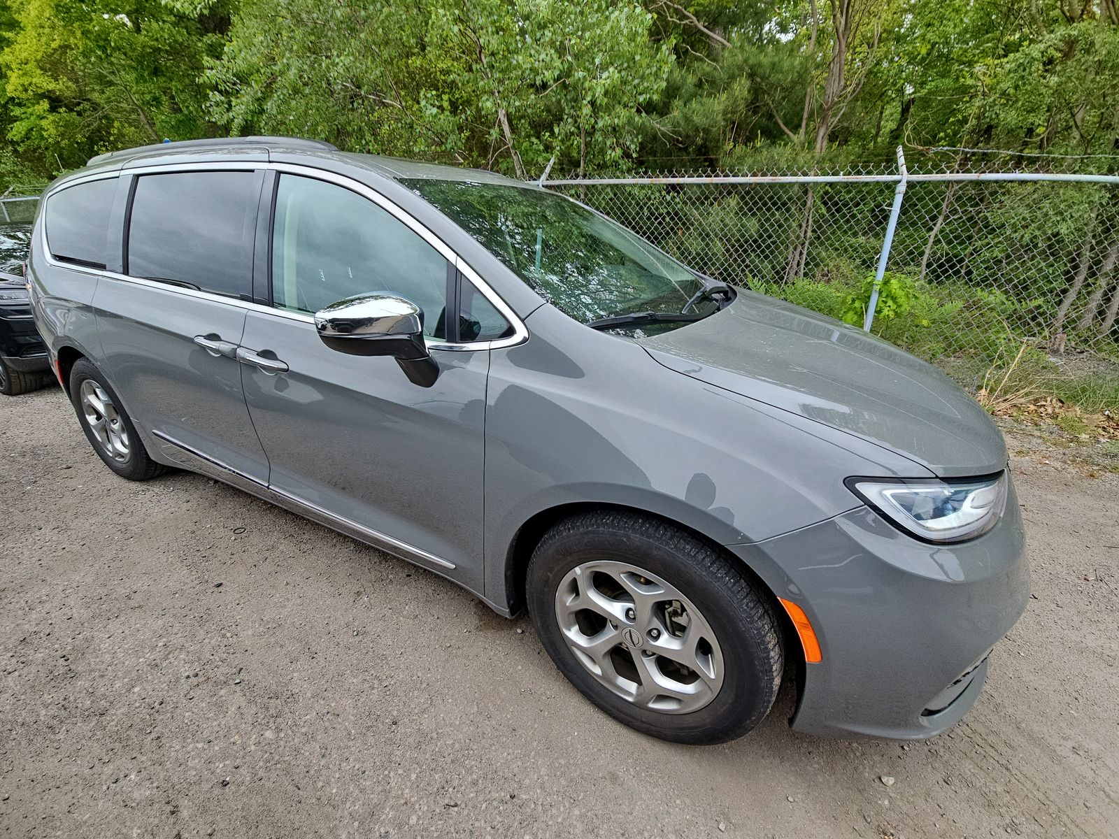 2023 Chrysler Pacifica Limited FWD