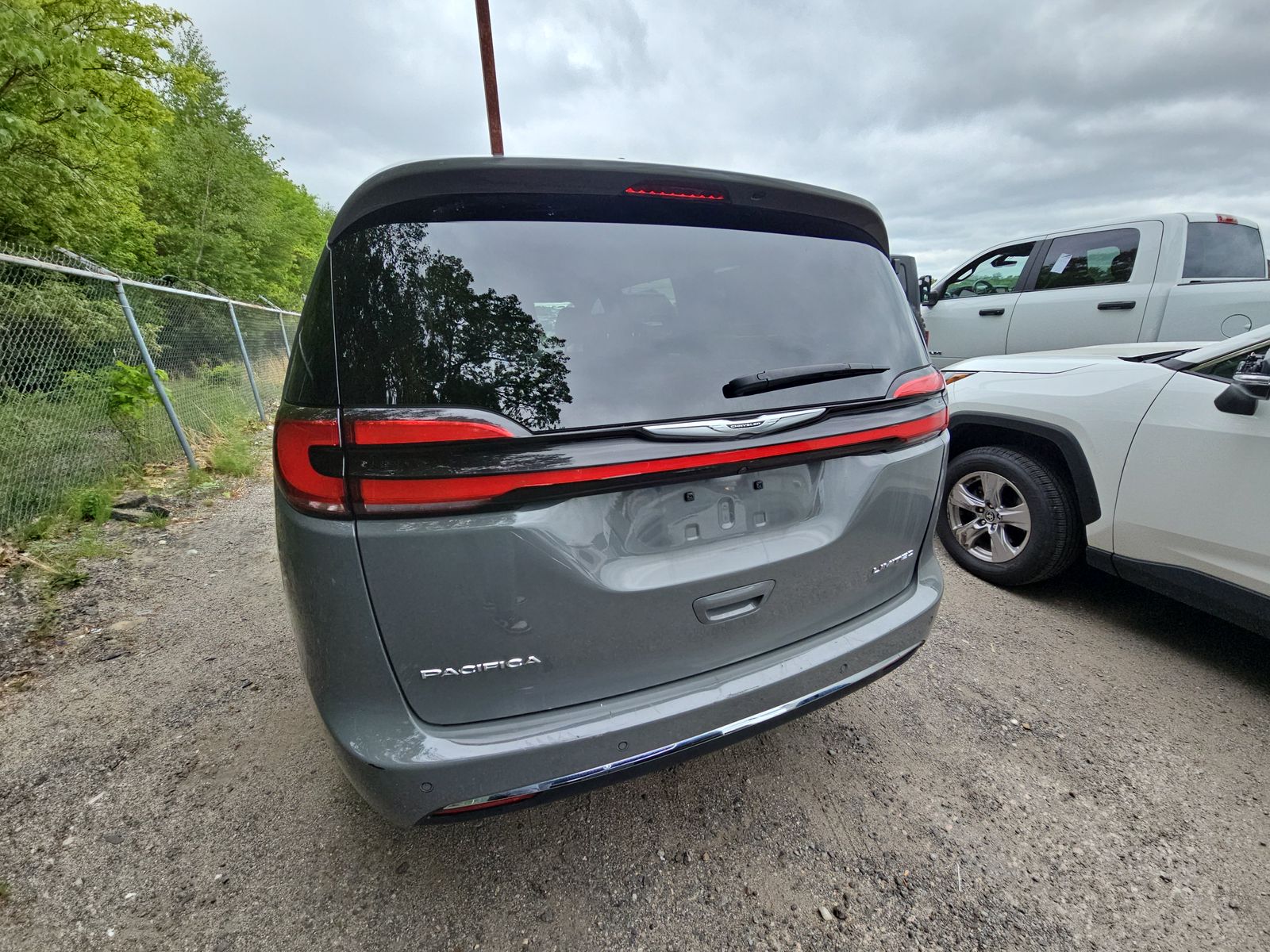 2023 Chrysler Pacifica Limited FWD