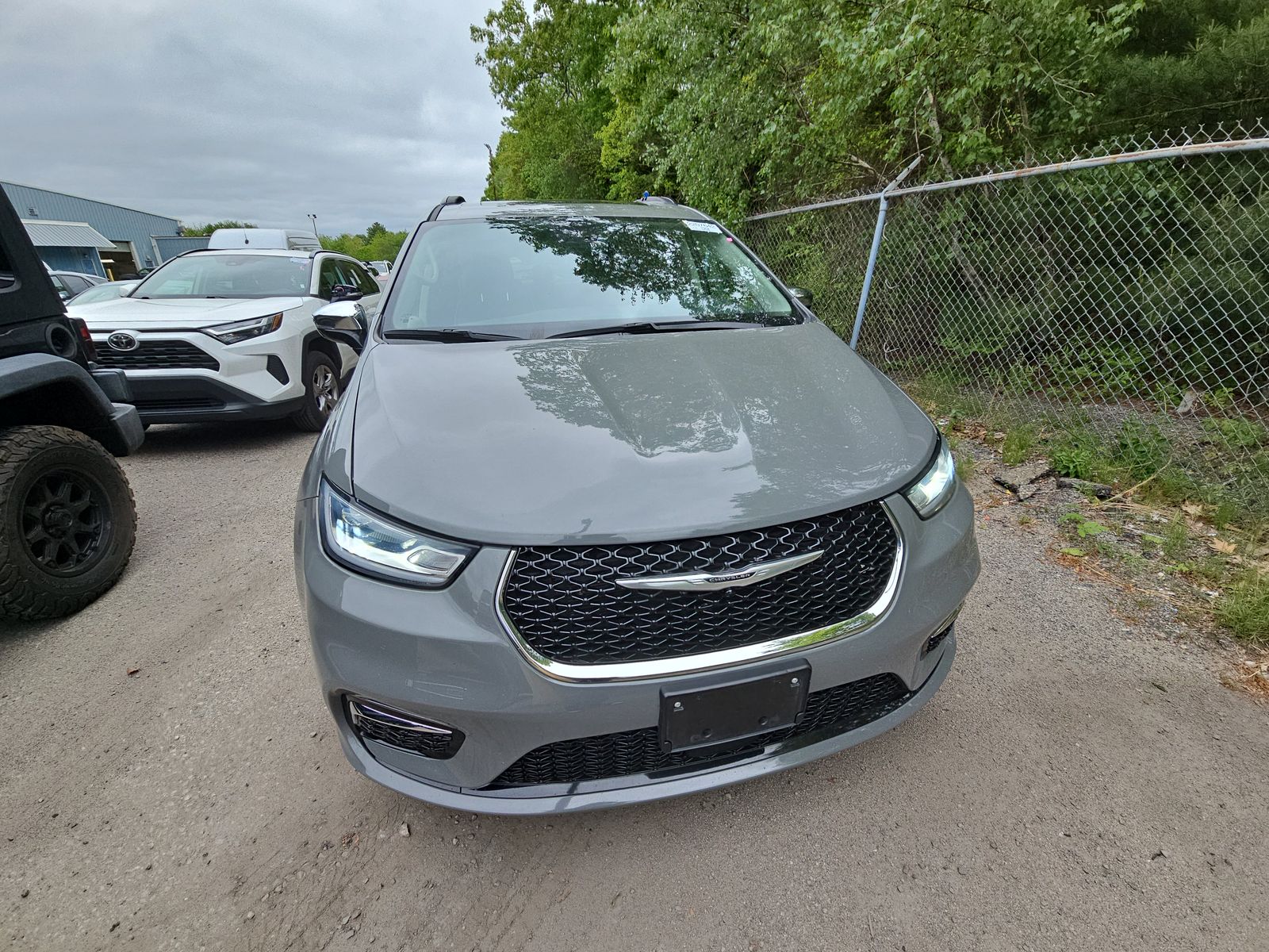 2023 Chrysler Pacifica Limited FWD