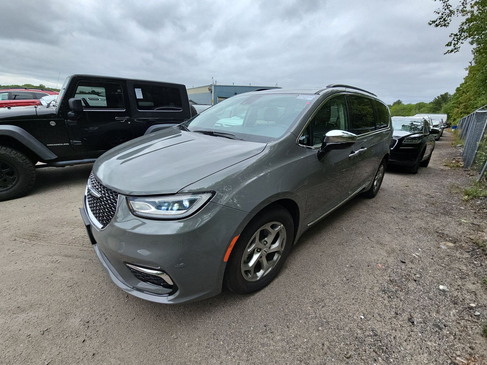 2023 Chrysler Pacifica Limited FWD
