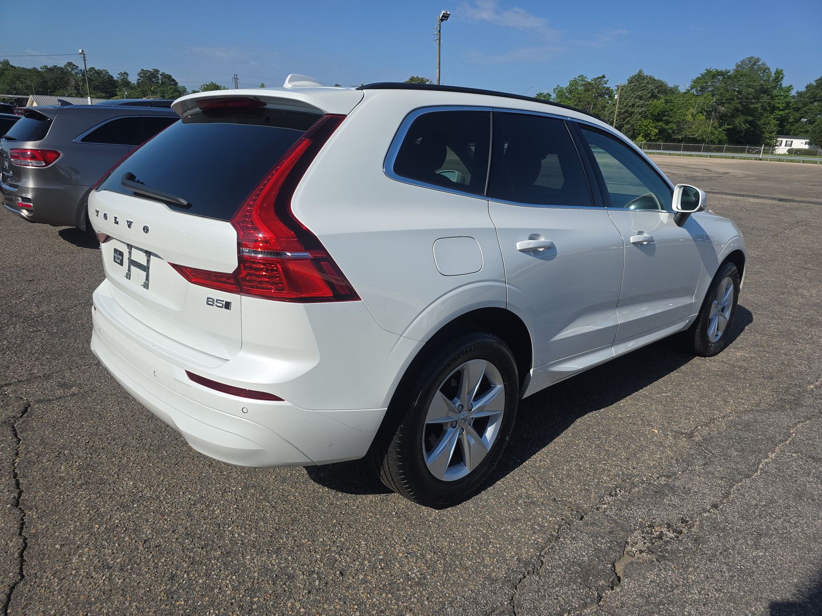 2022 Volvo XC60 B5 Momentum AWD