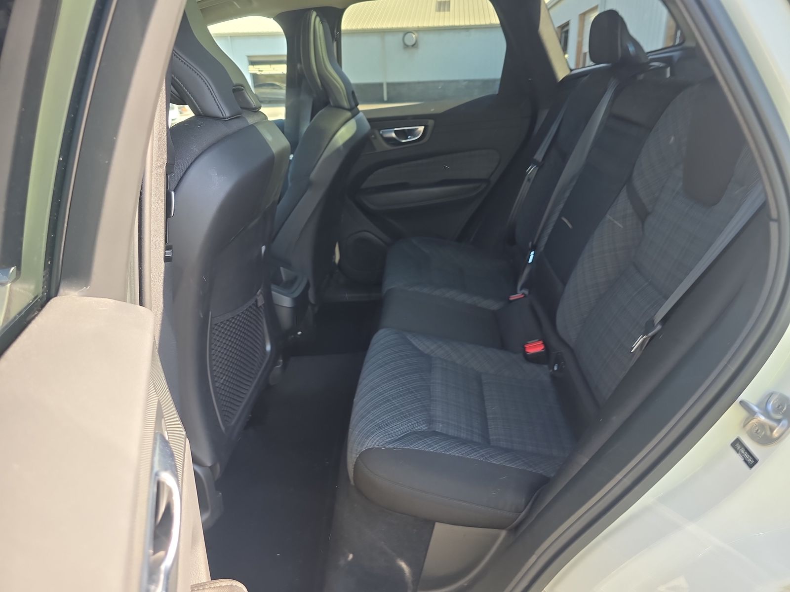 2022 Volvo XC60 B5 Momentum AWD