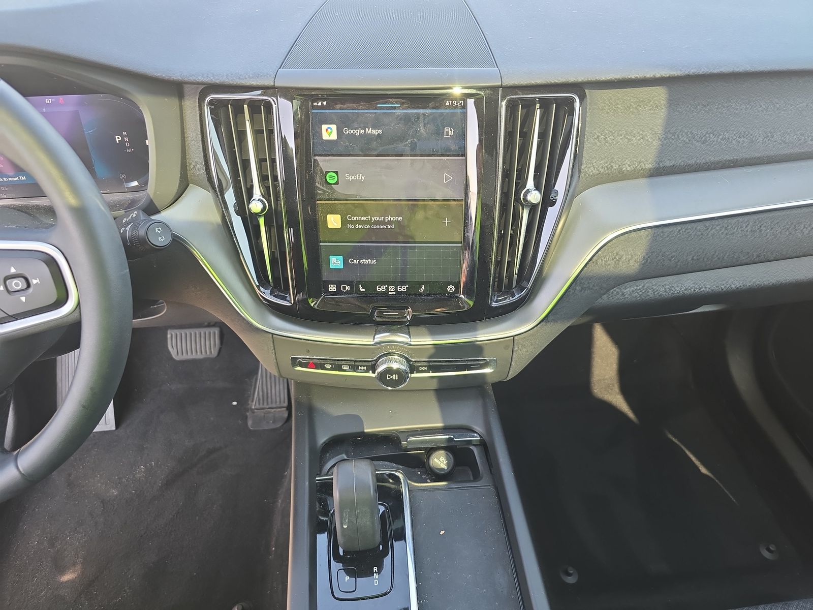 2022 Volvo XC60 B5 Momentum AWD