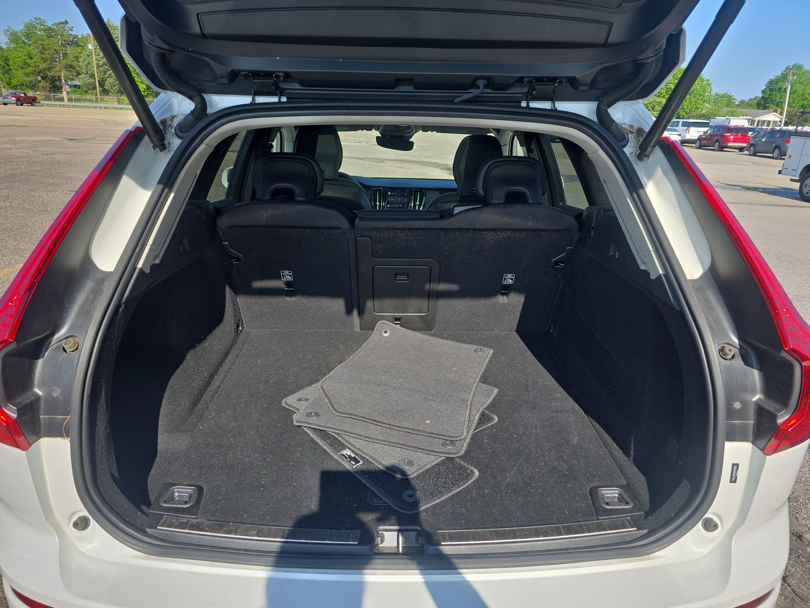 2022 Volvo XC60 B5 Momentum AWD