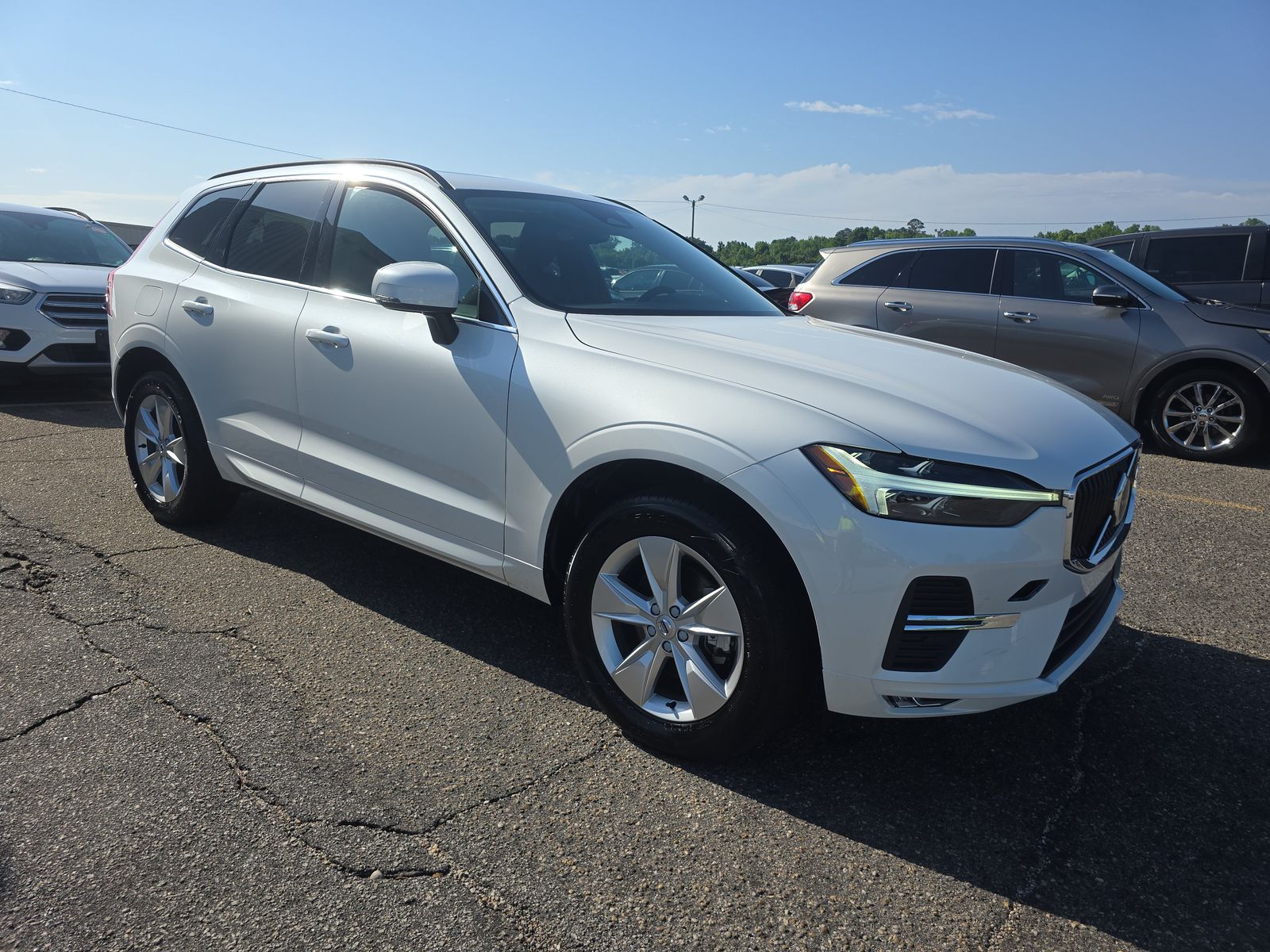 2022 Volvo XC60 B5 Momentum AWD