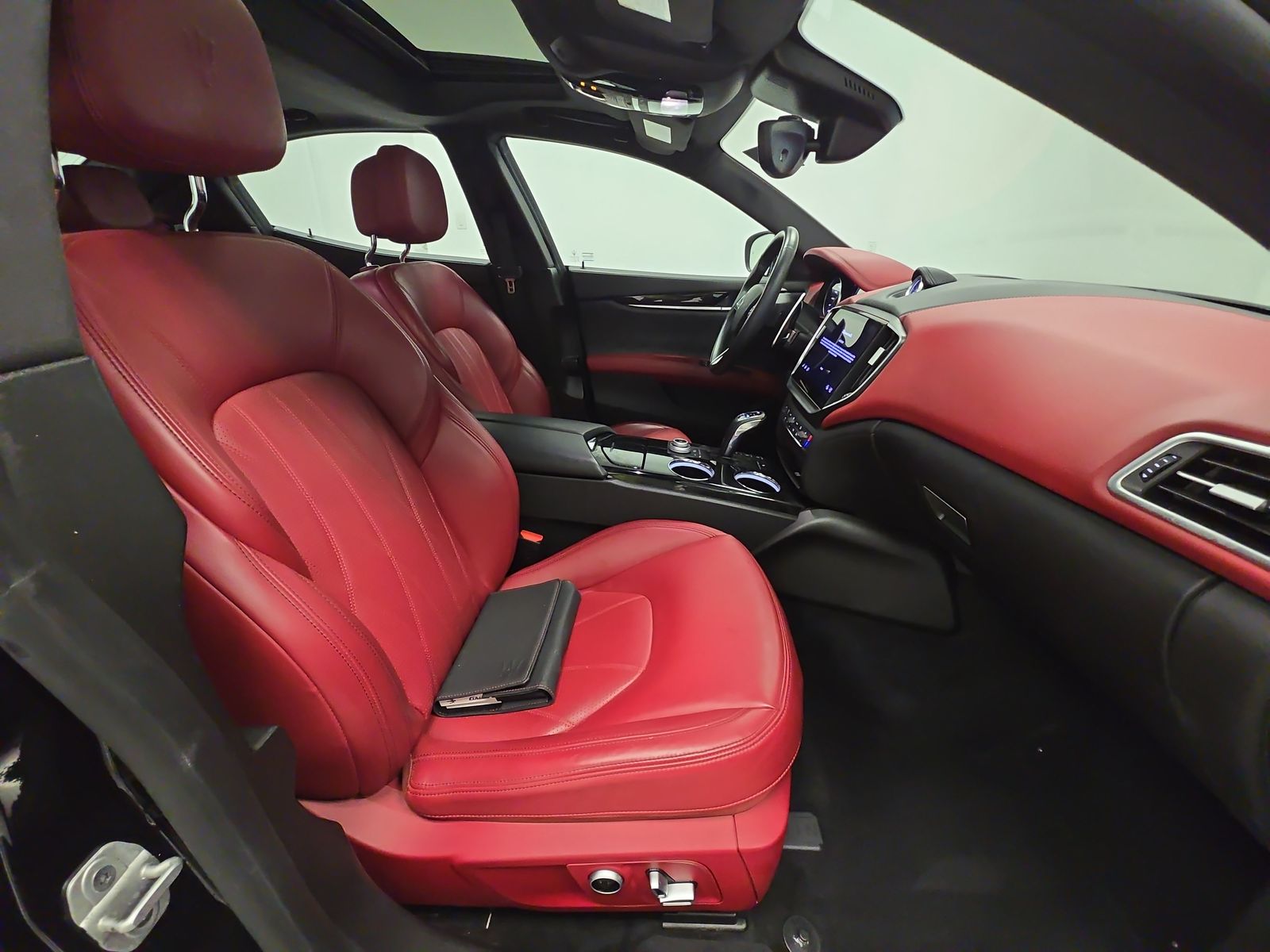 2022 Maserati Ghibli Modena Q4 AWD