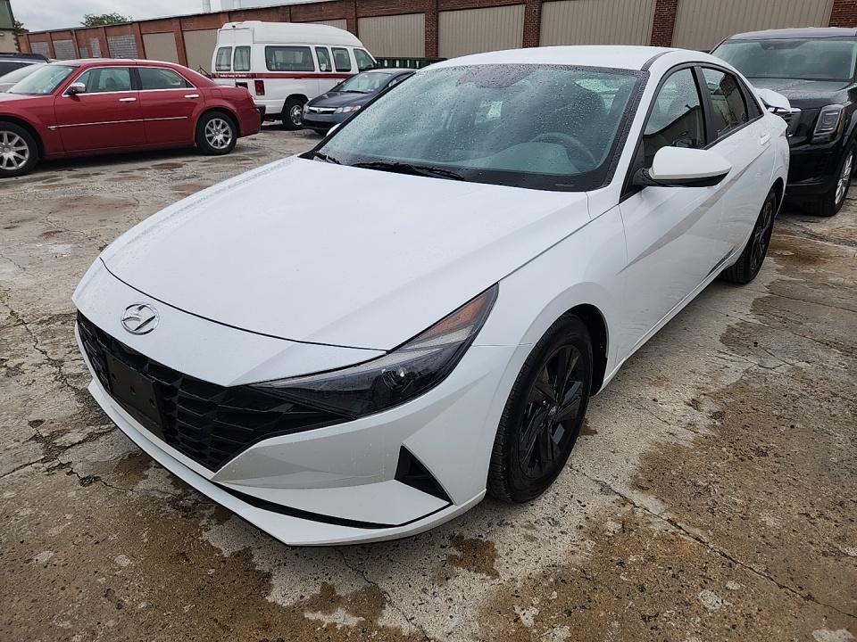 2022 Hyundai Elantra SEL FWD