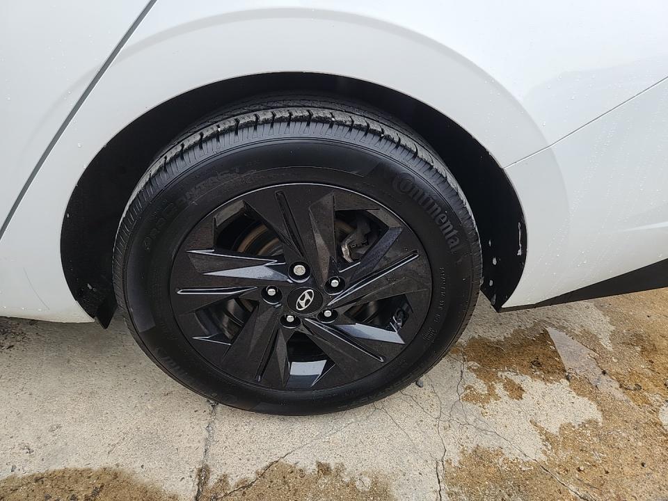 2022 Hyundai Elantra SEL FWD