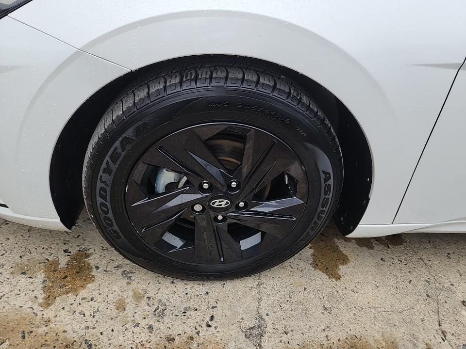 2022 Hyundai Elantra SEL FWD