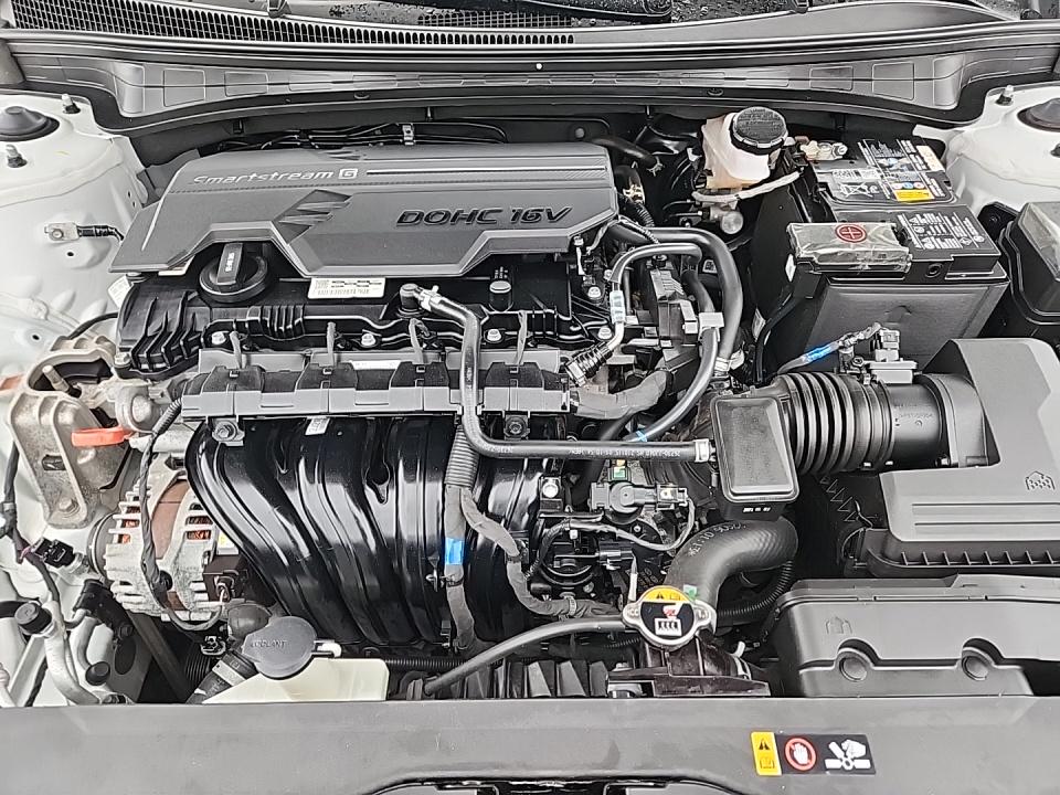 2022 Hyundai Elantra SEL FWD