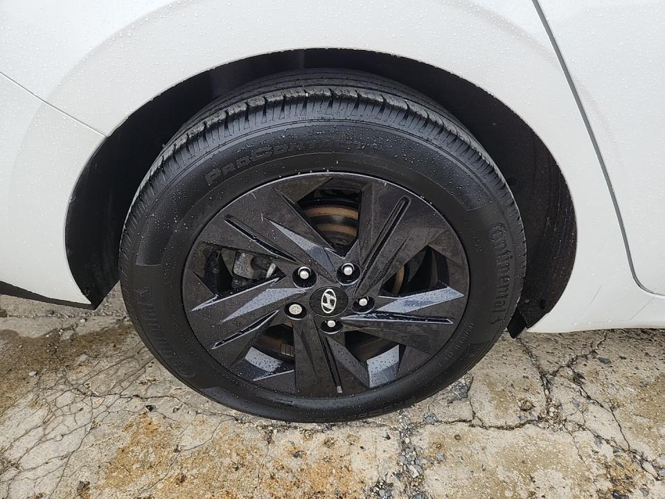 2022 Hyundai Elantra SEL FWD