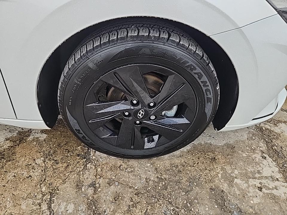 2022 Hyundai Elantra SEL FWD