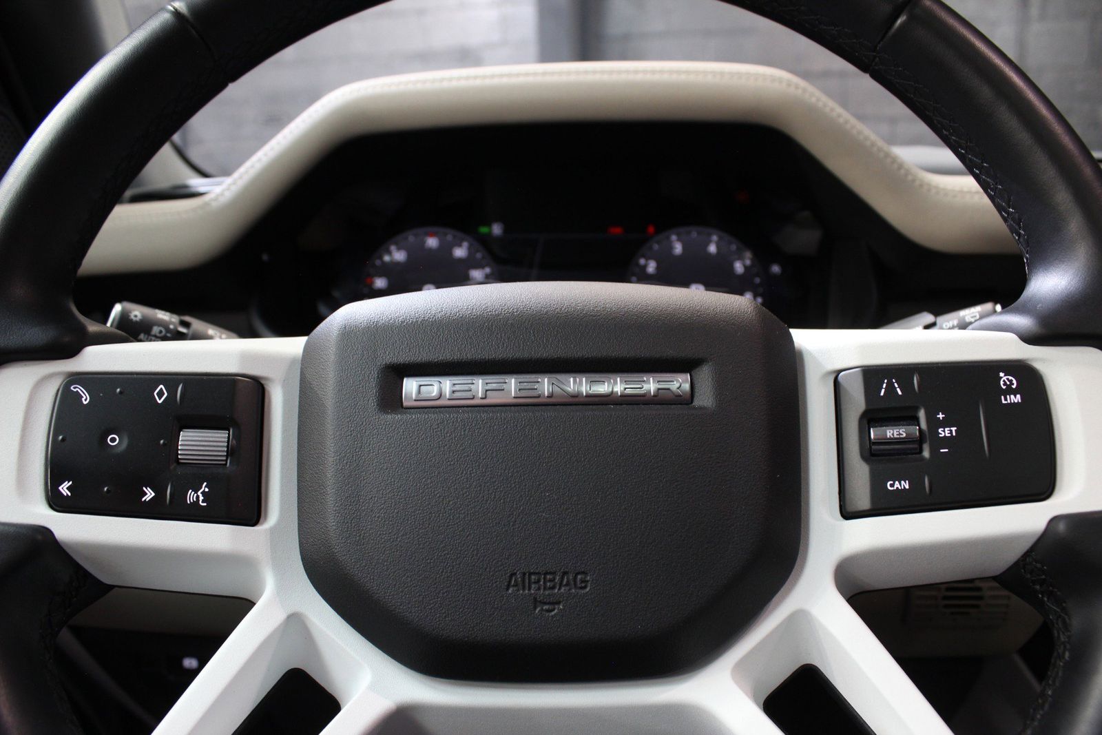 2023 Land Rover Defender 110 X-Dynamic SE AWD