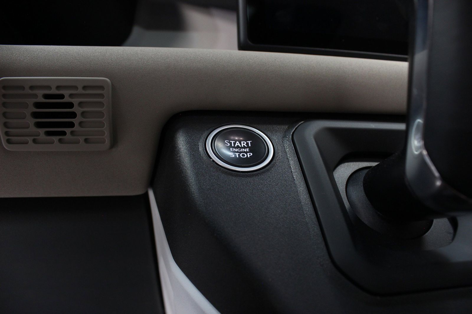 2023 Land Rover Defender 110 X-Dynamic SE AWD