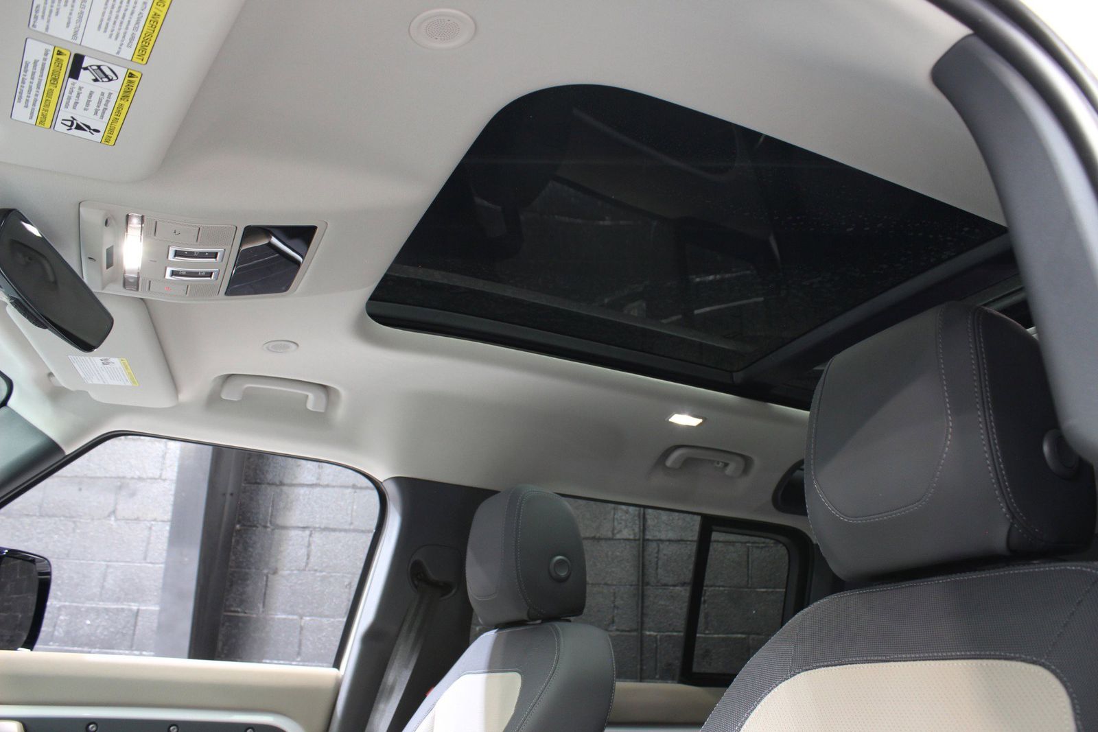 2023 Land Rover Defender 110 X-Dynamic SE AWD